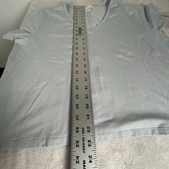 Athleta Womens Essential V-Neck Tee Short Sleeve T-Shirt Light Blue XL New - Picture 8 of 8